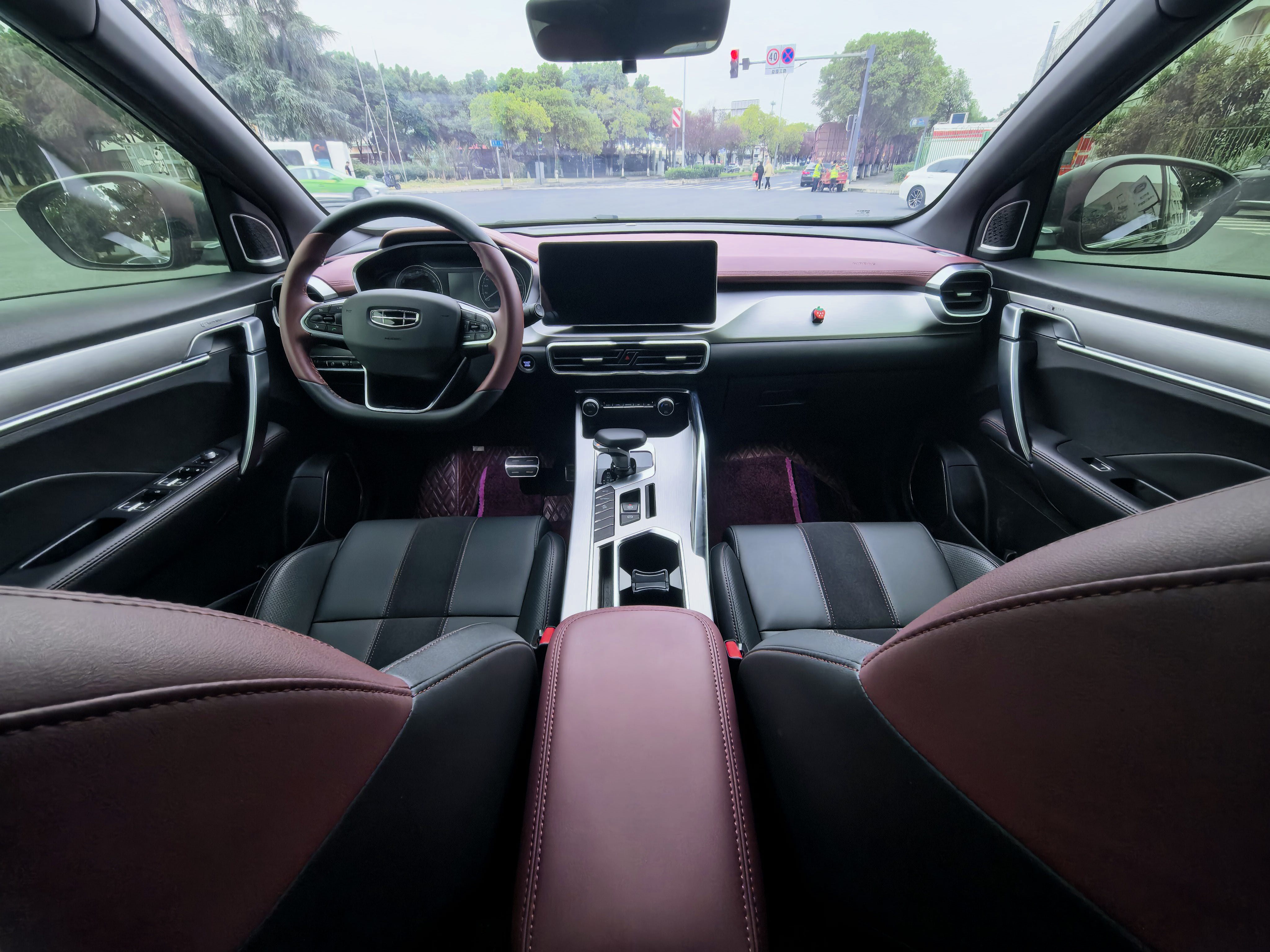 GEELY Coolray 2021 car image #3