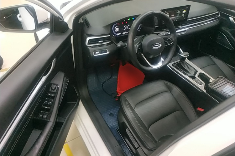 GEELY Emgrand 2023 car image #16