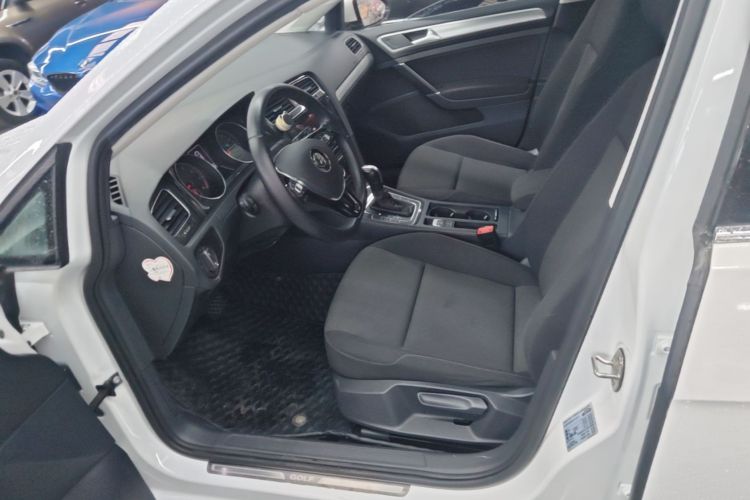 Volkswagen Golf 2020 car image #15