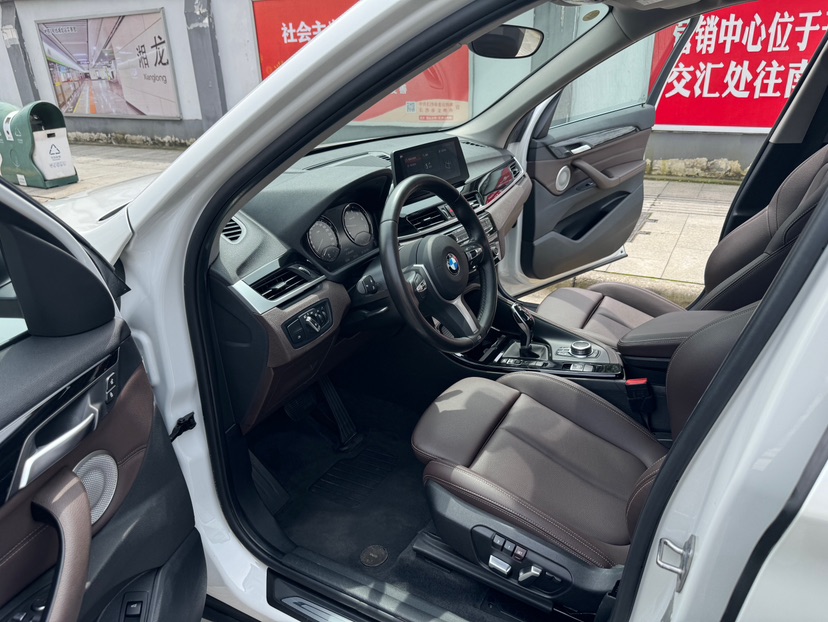 BMW X1 2022 car image #9