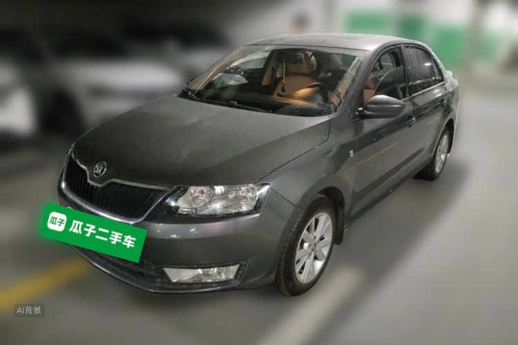 Skoda Rapid 2014 car image #2