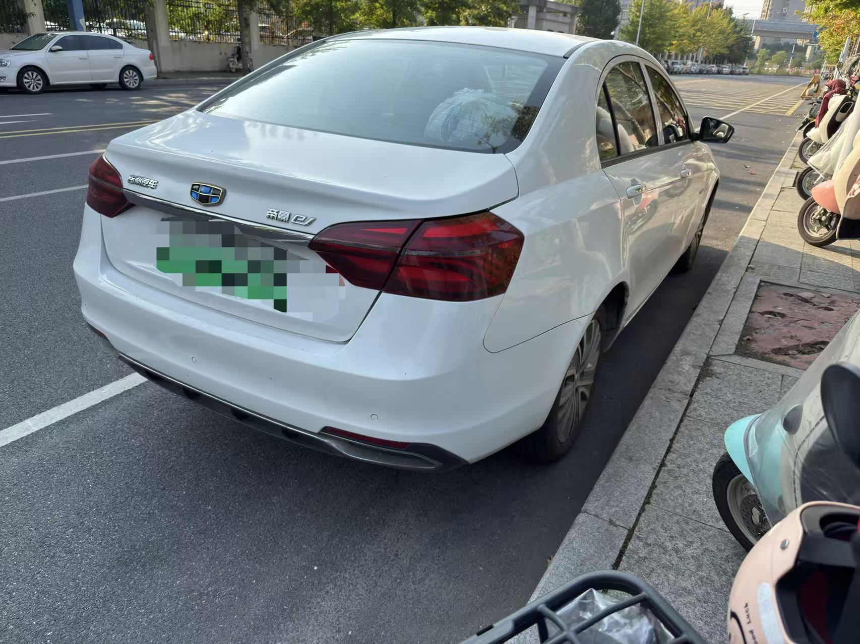 GEELY Emgrand New Energy 2018 car image #3