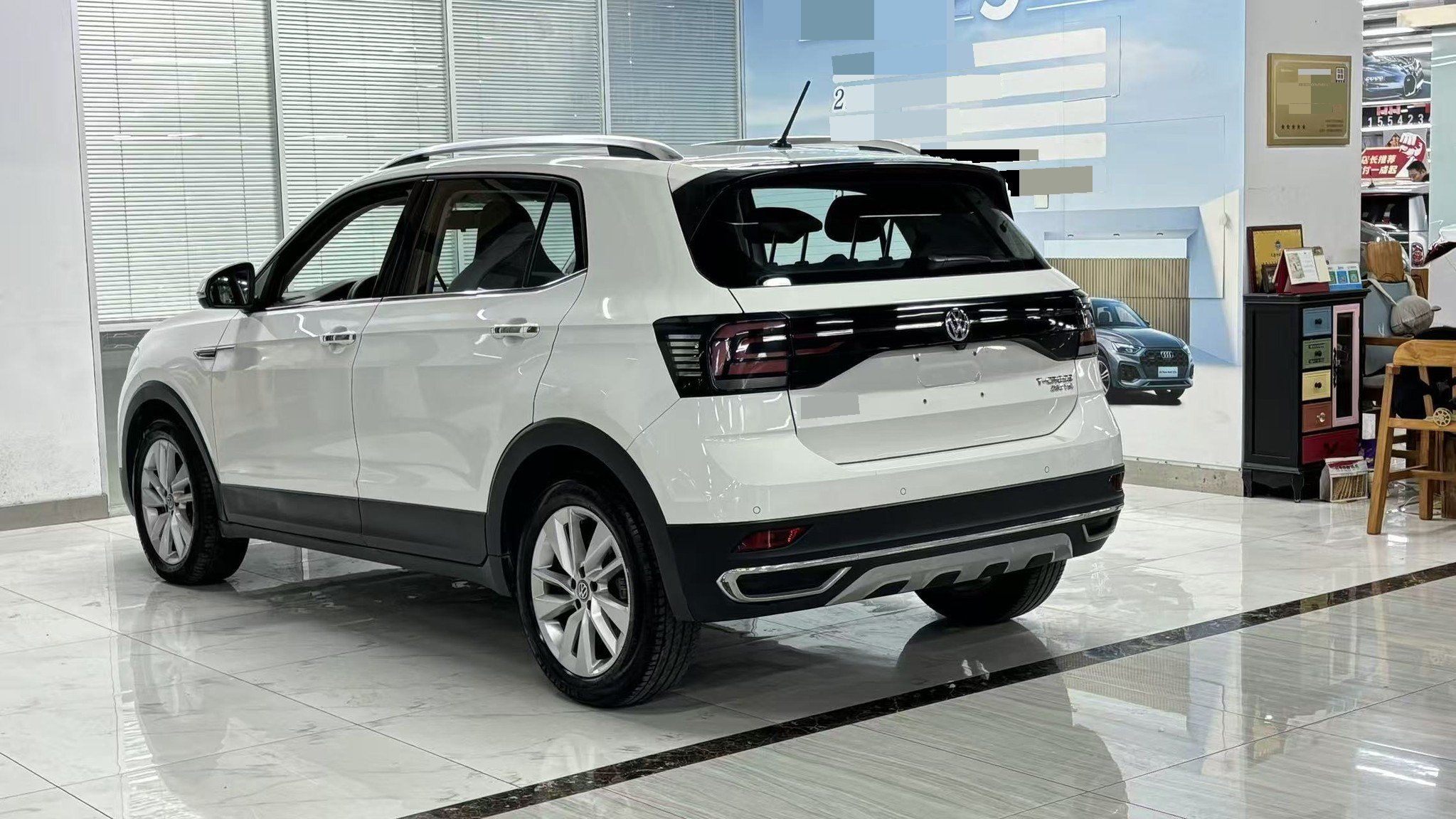 Volkswagen T-Cross 2019 car image #9