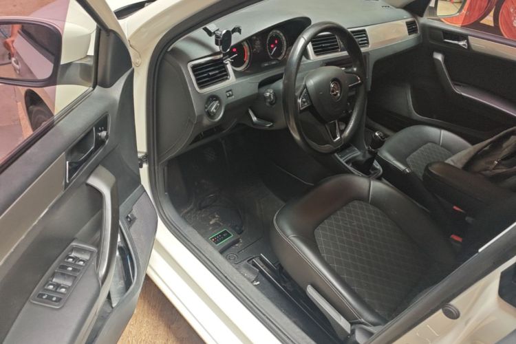 Skoda Rapid 2019 #16 Skoda Rapid 2019 car image #16