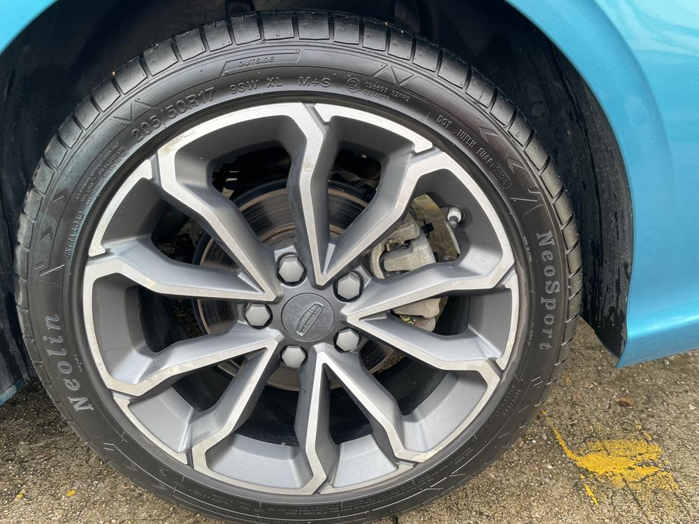GEELY Binray 2021 car image #10
