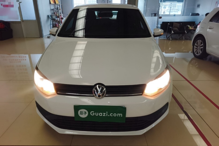 Volkswagen Polo 2017 car image #3