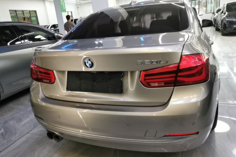 BMW 3 Series 2018 car image #4