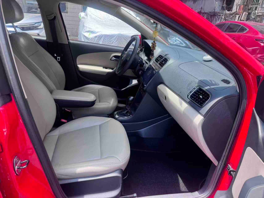 Volkswagen Polo 2013 car image #4