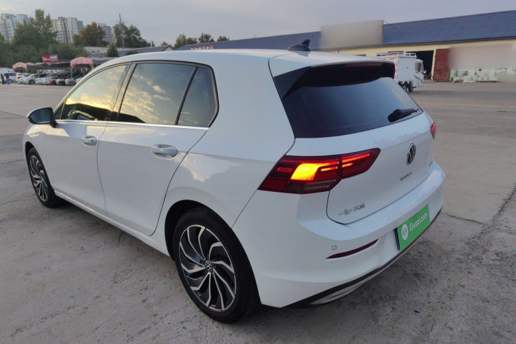 Volkswagen Golf 2022 صورة سيارة #10