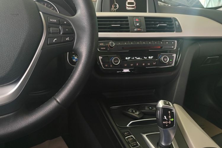 BMW 3 Series GT 2017 #17 BMW 3 Series GT 2017 car image #17