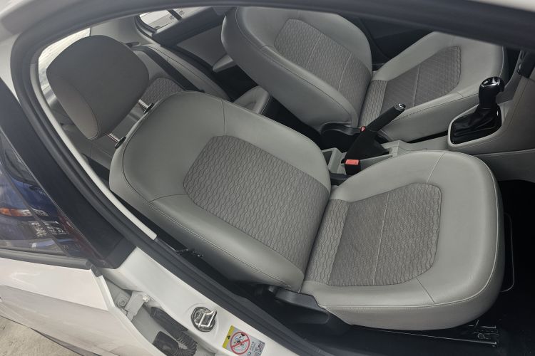 Skoda Rapid 2017 #24 Skoda Rapid 2017 car image #24