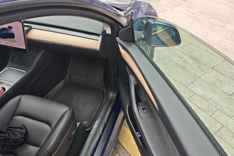 Tesla Model Y 2021 #27 Tesla Model Y 2021 car image #27