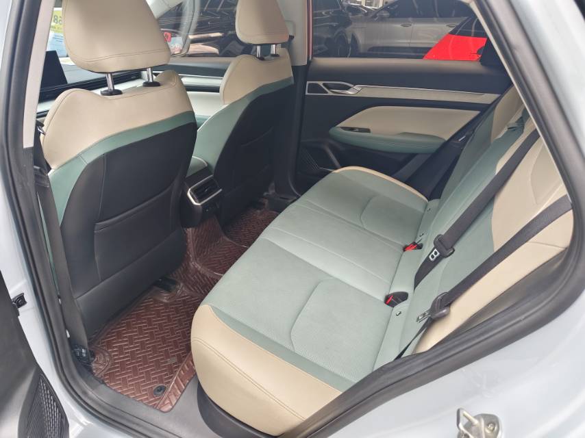 GEELY Emgrand L HiP 2022 car image #3