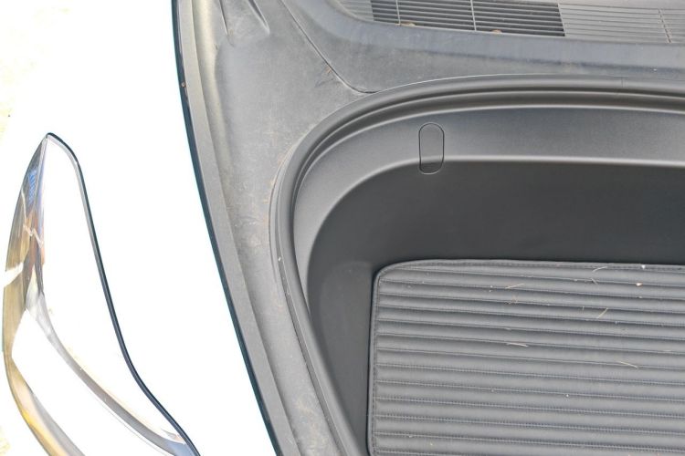 Tesla Model 3 2020 car image #28