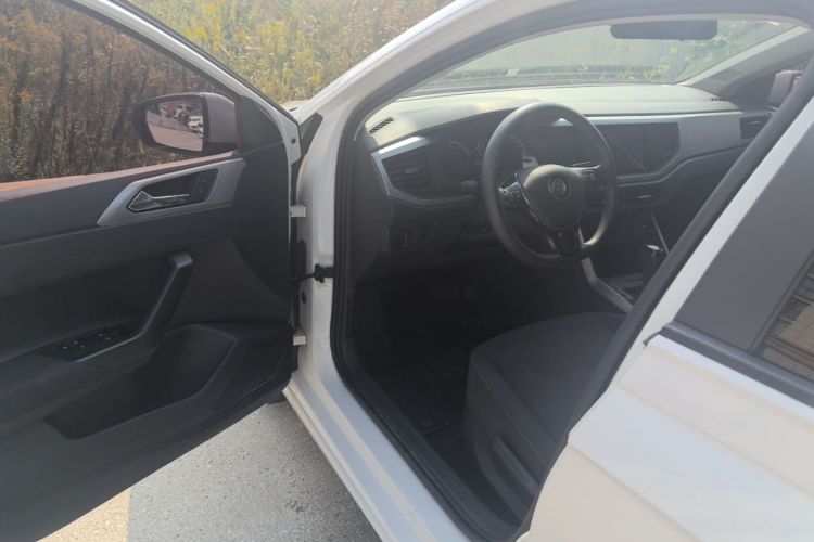 Volkswagen Polo 2020 car image #16