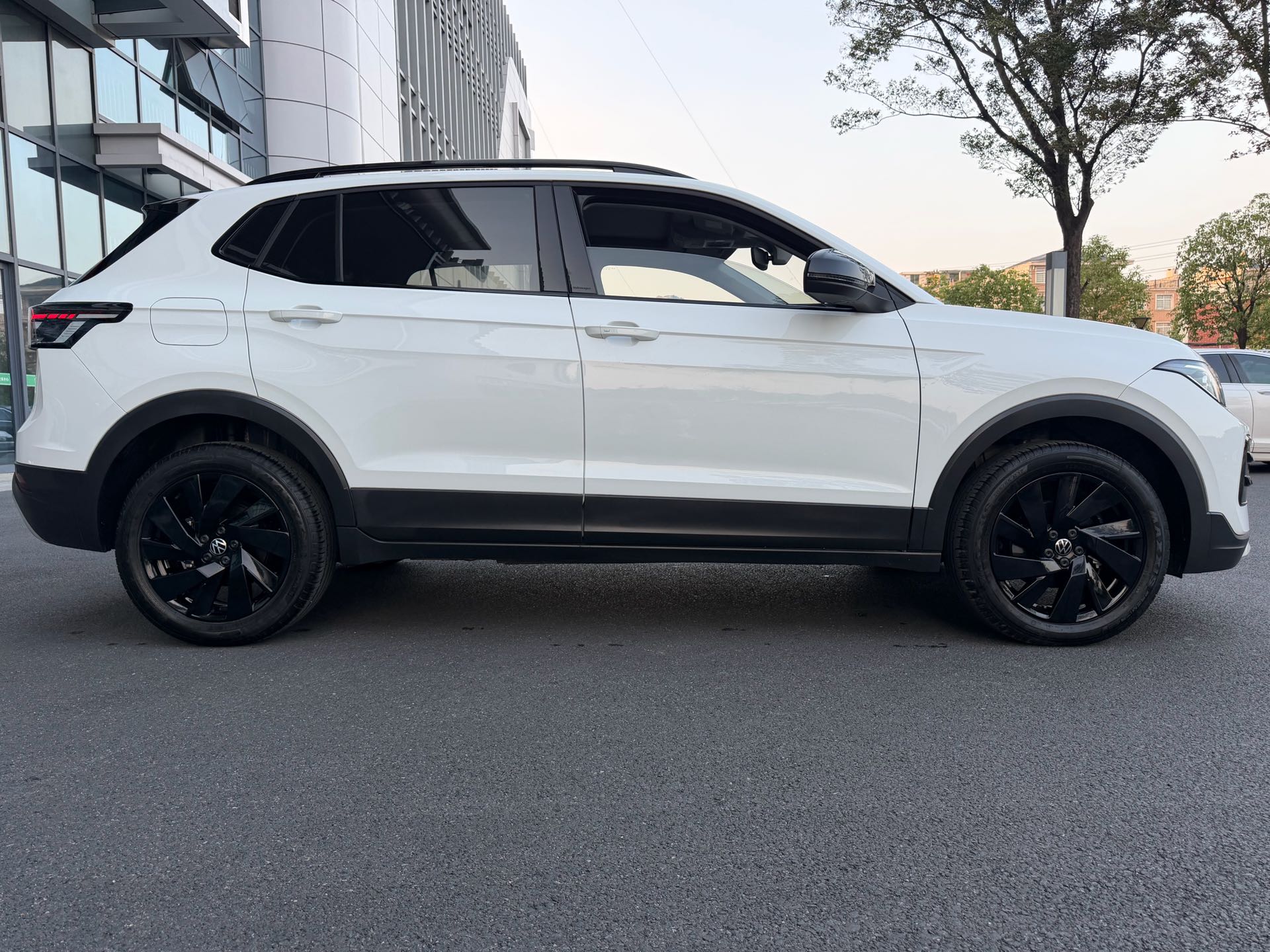 Volkswagen Tharu 2025 immagine di auto #4