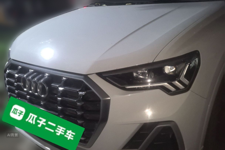 Audi Q3 2020 car image #2