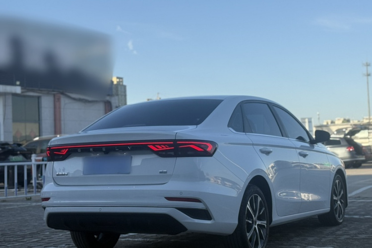 GEELY Emgrand 2021 car image #5