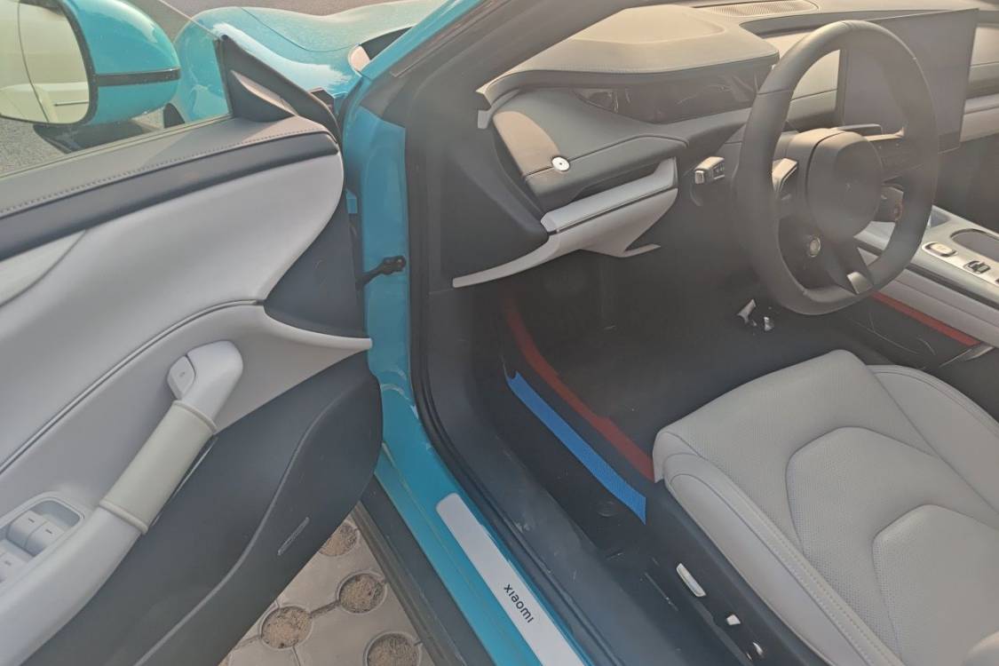 MI SU7 2024 immagine di auto #23