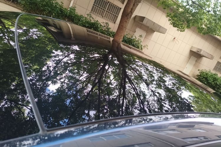 Tesla Model Y 2025 car image #25