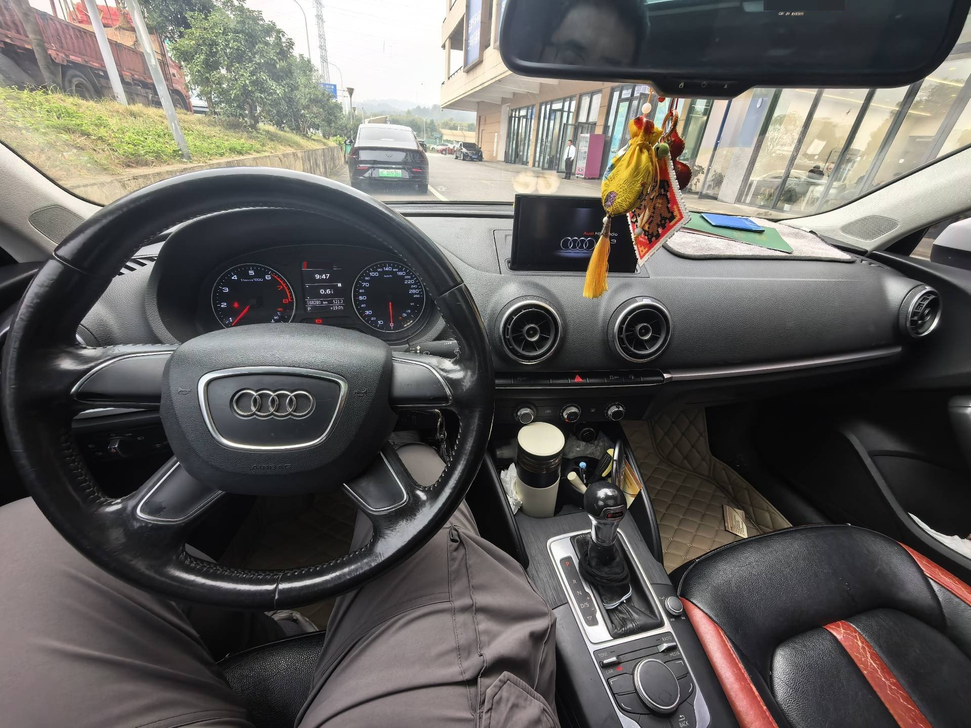 2015 car image #6