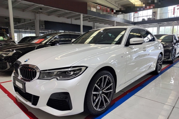 BMW 3 Series 2022 #2 BMW 3 Series 2022 car image #2
