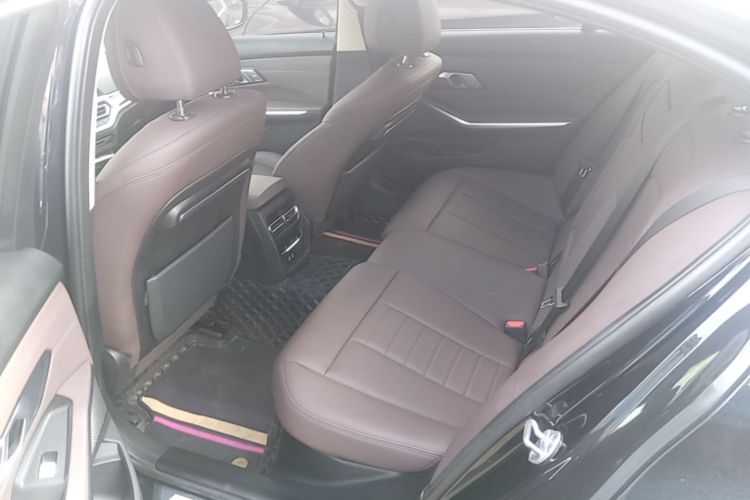 BMW 3 Series 2021 #17 BMW 3 Series 2021 صورة سيارة #17