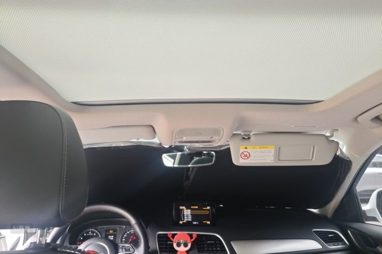 Audi Q3 2019 car image #20