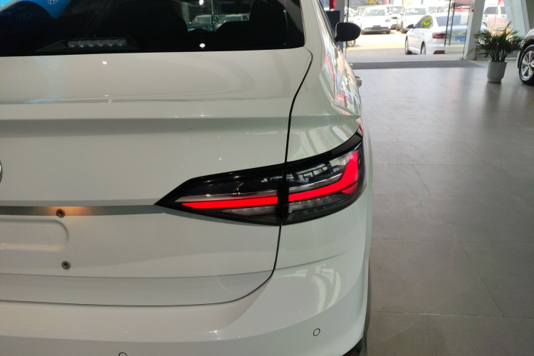 Volkswagen Lavida 2025 car image #8