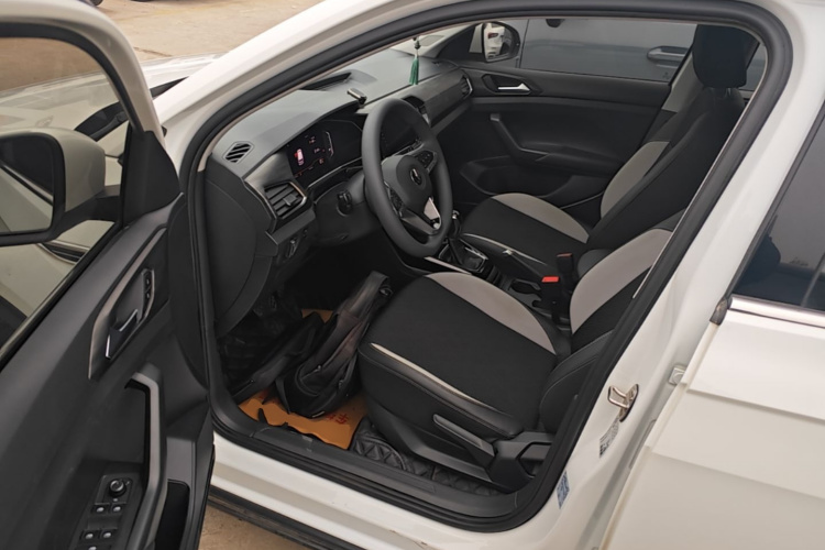 Volkswagen Tacqua 2020 immagine di auto #12