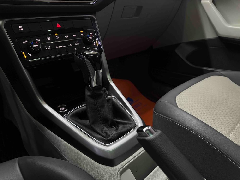 Volkswagen T-Cross 2022 #15 Volkswagen T-Cross 2022 car image #15