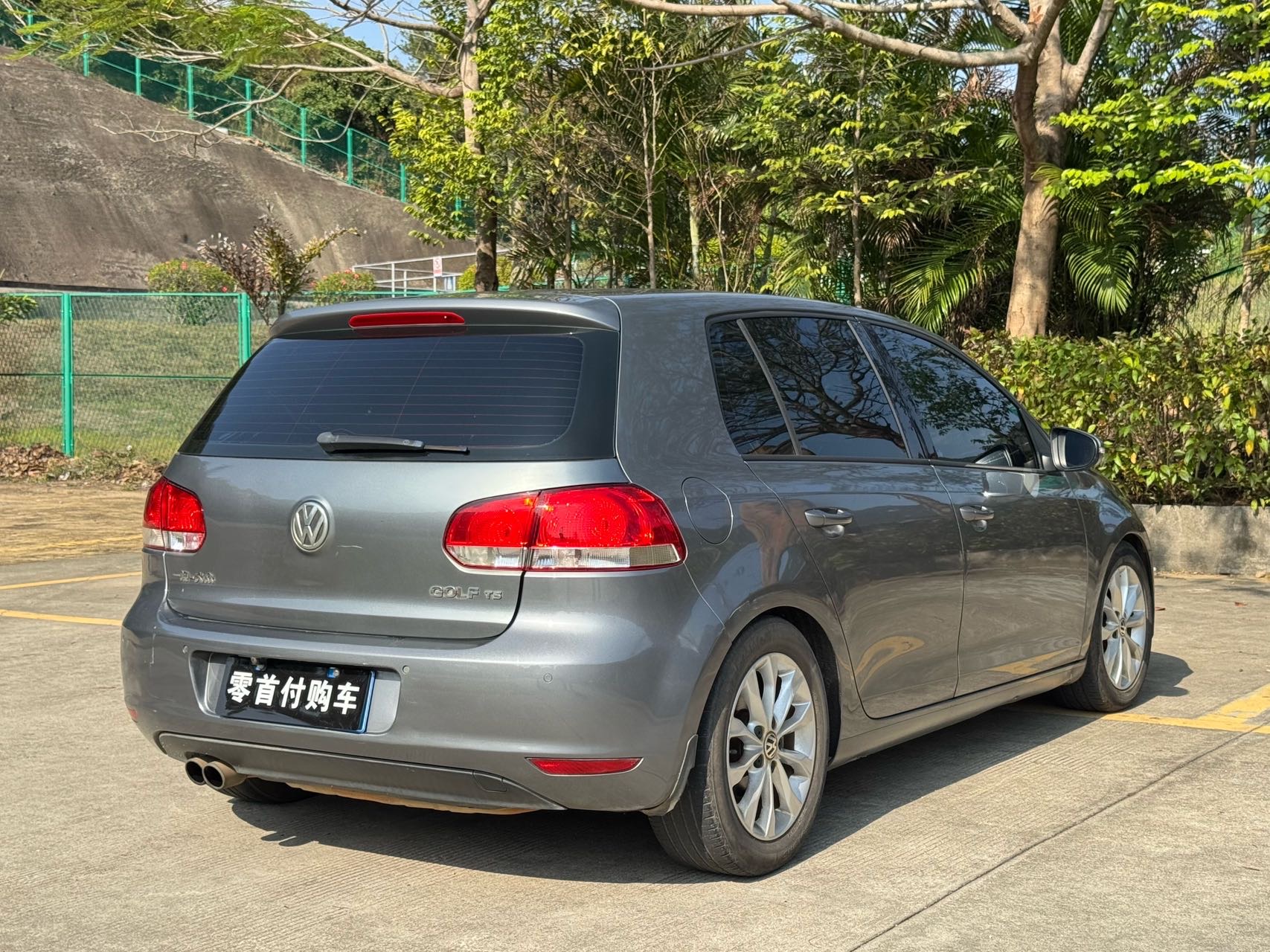 Volkswagen Golf 2011 car image #7
