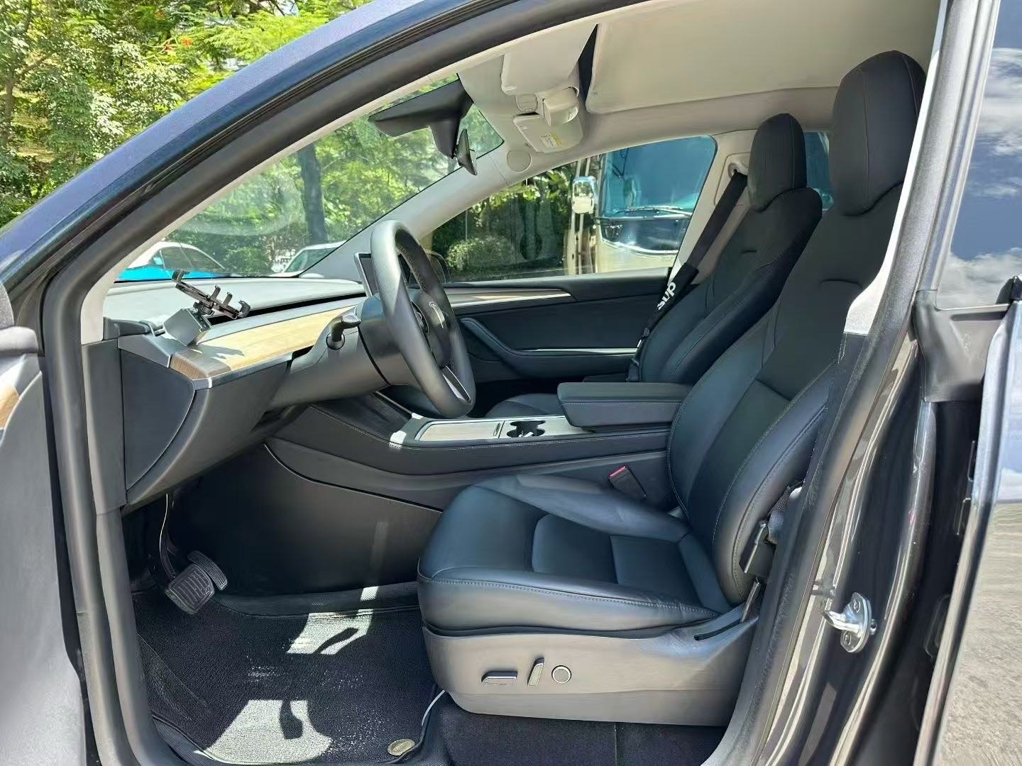 Tesla Model Y 2021 #4 Tesla Model Y 2021 car image #4