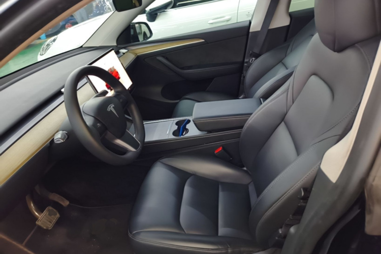 Tesla Model Y 2023 #19 Tesla Model Y 2023 car image #19