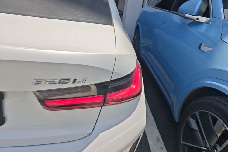 BMW 3 Series 2023 car image #8
