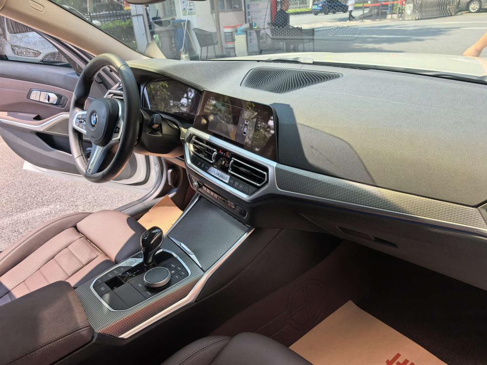 BMW 3 Series 2020 car image #14