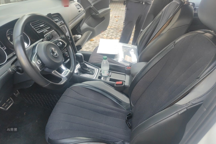 Volkswagen Golf 2017 car image #17