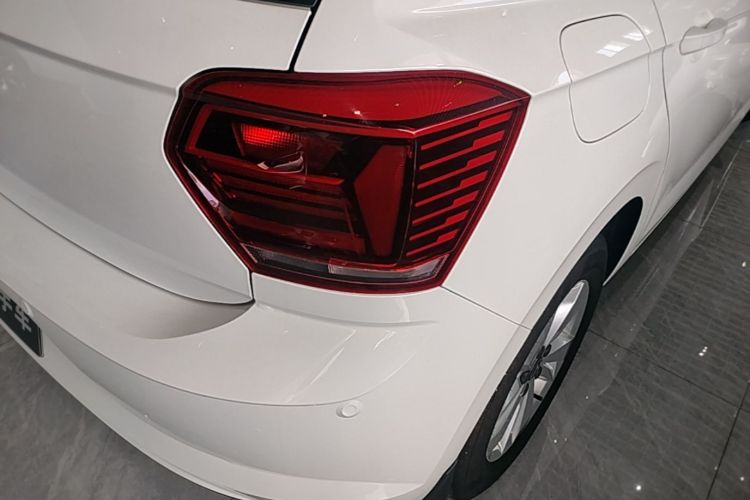 Volkswagen Polo 2021 car image #8