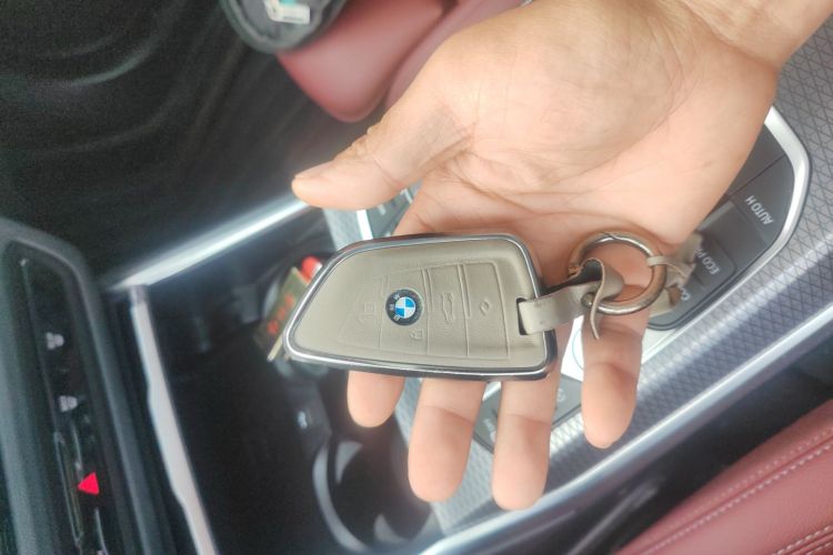 BMW 3 Series 2024 imagen de coche #9