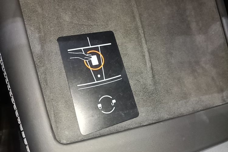 Tesla Model 3 2026 immagine di auto #9
