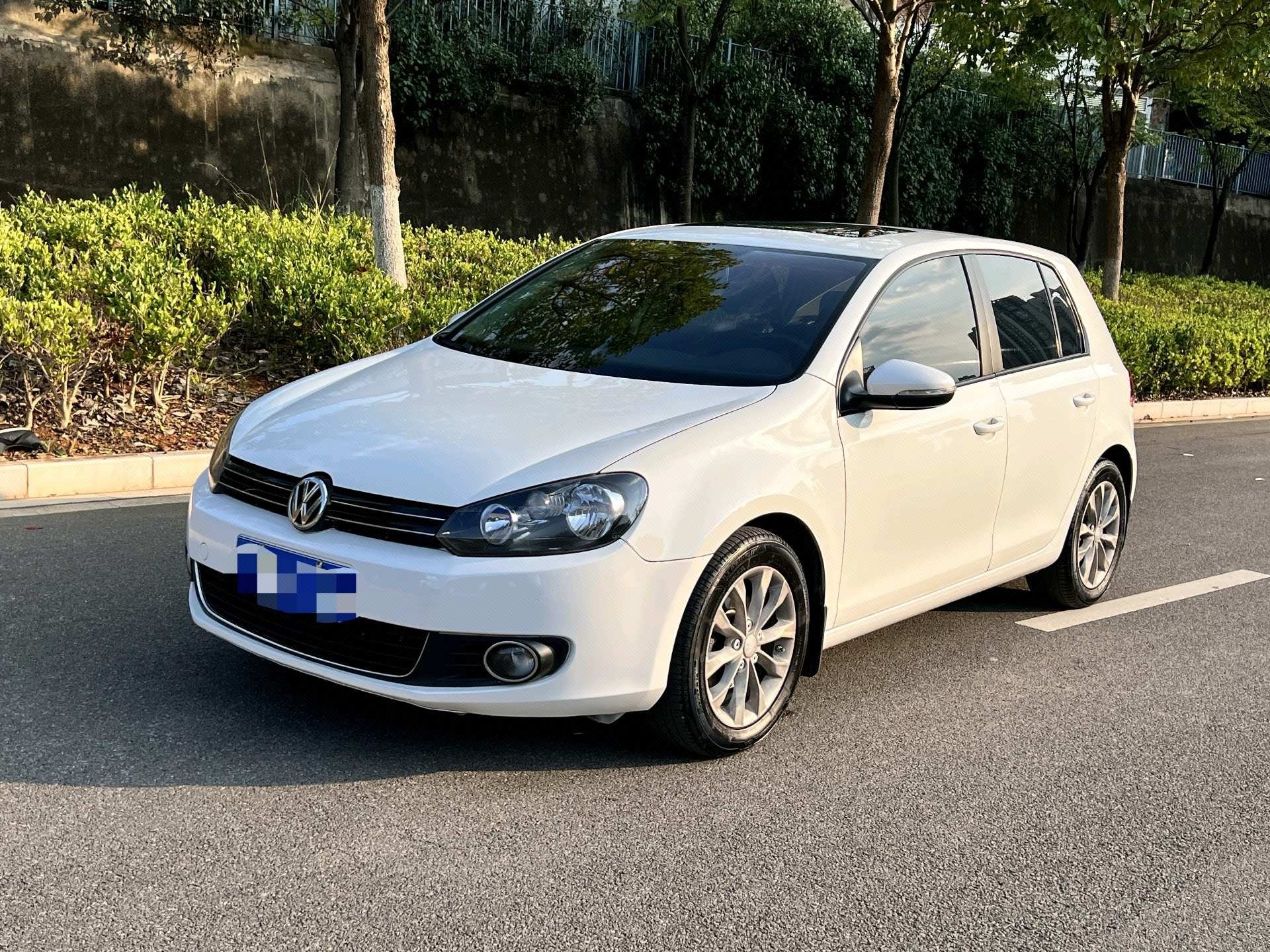 Volkswagen Golf 2013 car image 