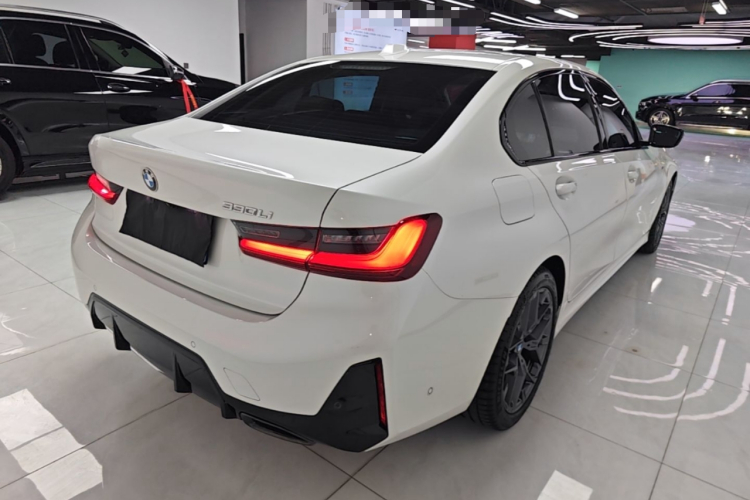 BMW 3 Series 2025 #5 BMW 3 Series 2025 car image #5