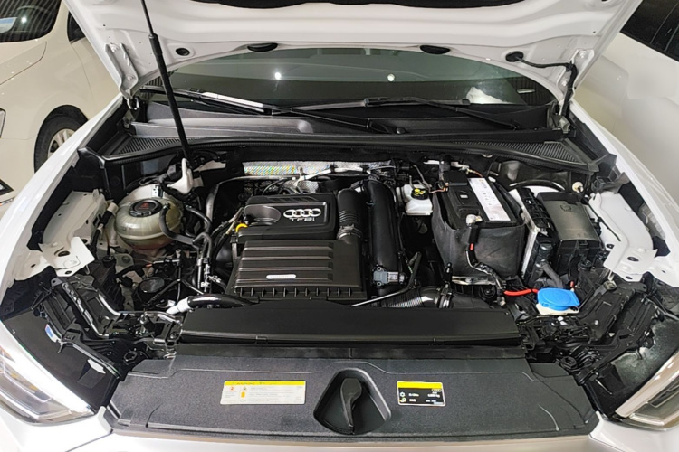 Audi Q3 2020 car image #20