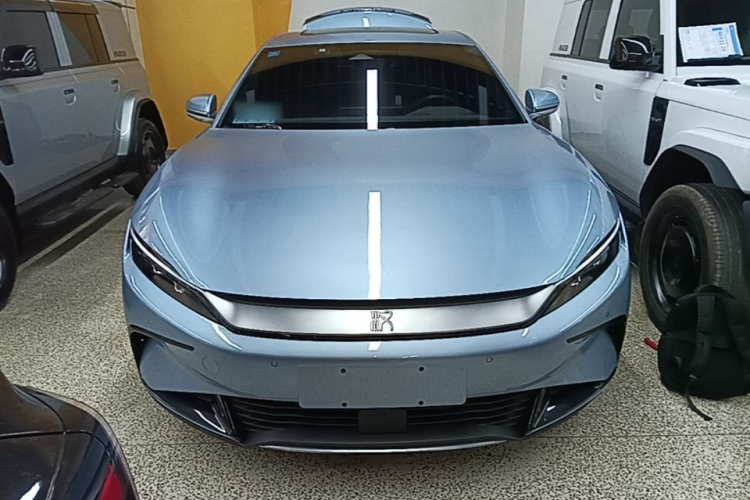 BYD Han 2023 car image #3