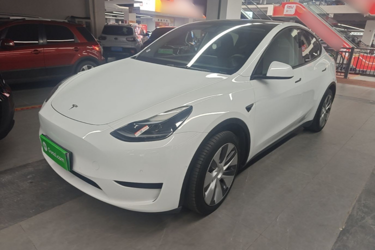 Tesla Model Y 2022 immagine di auto #2