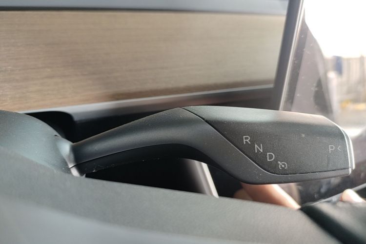Tesla Model 3 2020 car image #14