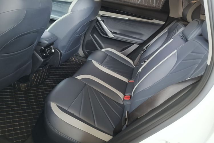 GEELY Boyue L 2023 изображение автомобиля #17