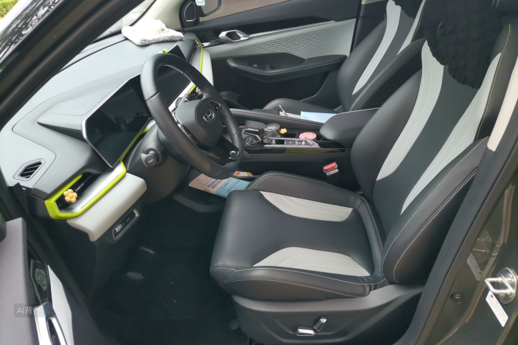 GEELY Coolray 2023 car image #17