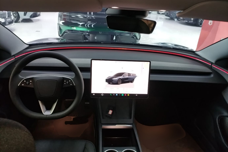 Tesla Model 3 2025 #11 Tesla Model 3 2025 car image #11