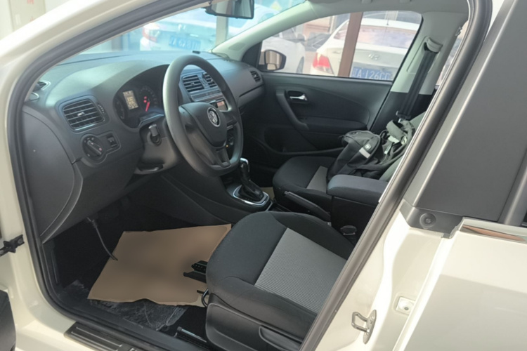 Volkswagen Polo 2016 #15 Volkswagen Polo 2016 car image #15